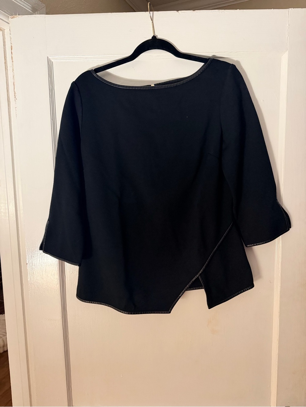 🖤 St. John Black Asymmetrical Knit Top – Size 10 🖤